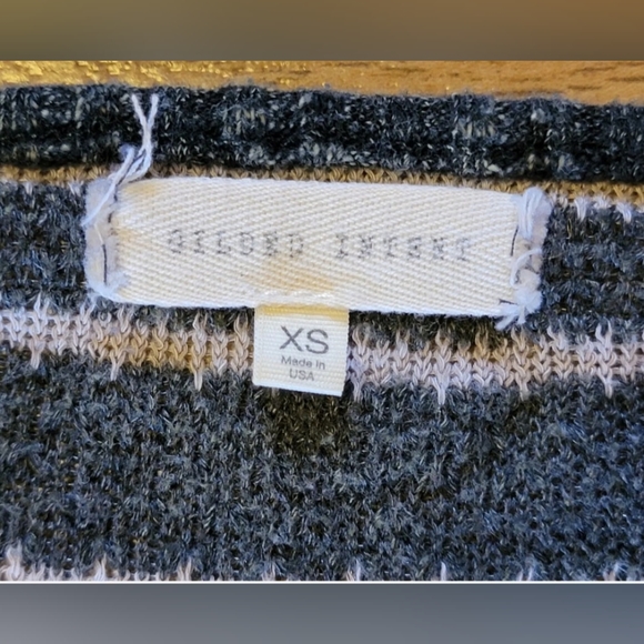 GILDED INTENT, BUCKLE, Cold Shoulder Striped Tunic Sweater Top, XS, BARELY WORN! - Picture 16 of 16